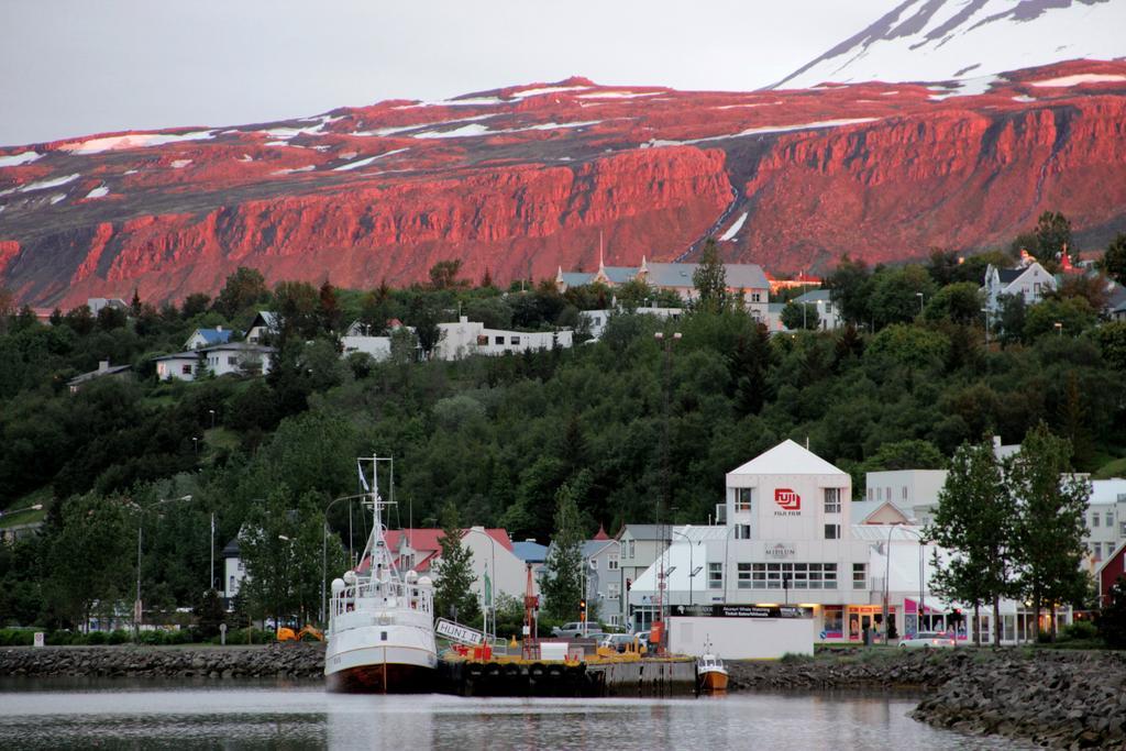 Acco Guesthouse Akureyri Exteriör bild